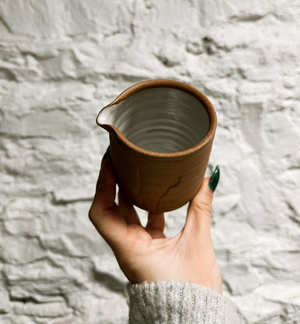 LAURA WHITE X COMMON DEER SMALL Vermont PITCHER - Bare Clay