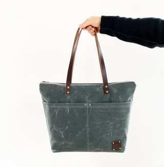 Red House Medium Zip Tote