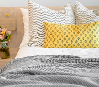 Eco Herringbone Throw - Marine / Milk