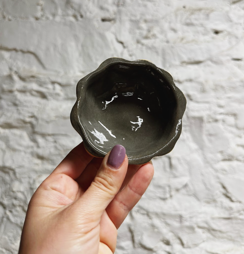 Textured Stoneware Mini Scallop Bowl