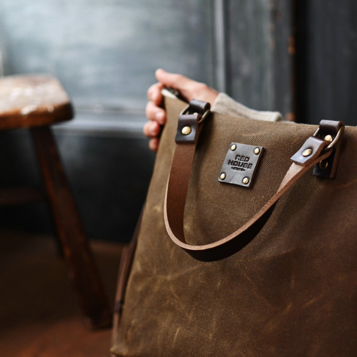 WAXED CANVAS TOTE BG — RED HOUSE