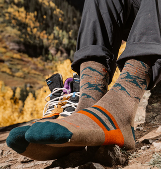 Darn Tough Men's Hike Hike Hut Fastpack Hiking Sock - Bark 5021