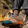 Load image into Gallery viewer, Darn Tough Men&#39;s Hike Hike Hut Fastpack Hiking Sock - Bark 5021
