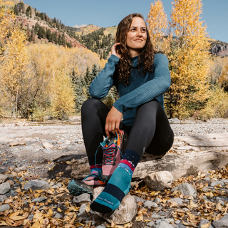 Darn Tough Women's Mirror Lake Micro Crew Hiking Sock - Teal 5025