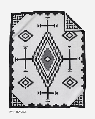 Pendleton Los Ojos BLanket Black/White ZE493