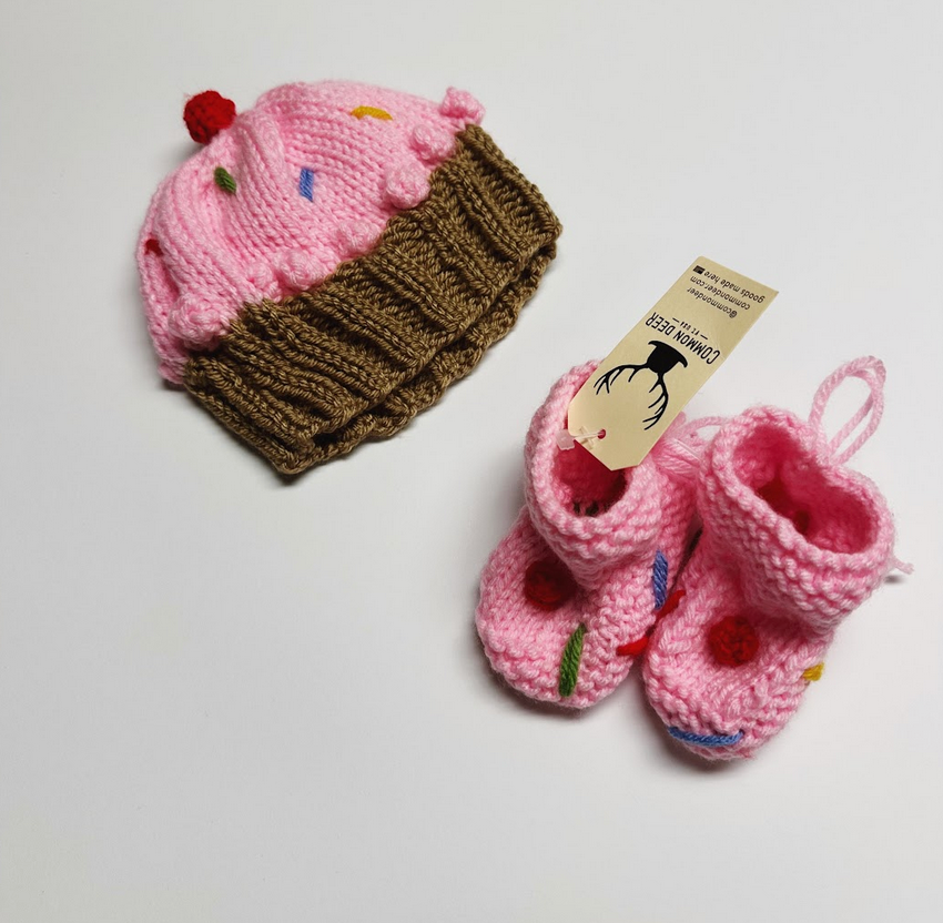 Handknit Baby Booties - 0-3 Months