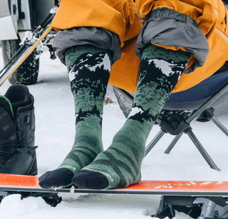 Darn Tough Men's Cold Smoke Over-the-Calf Socks - Moss 8051