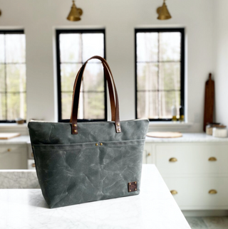 Red House Medium Zip Tote